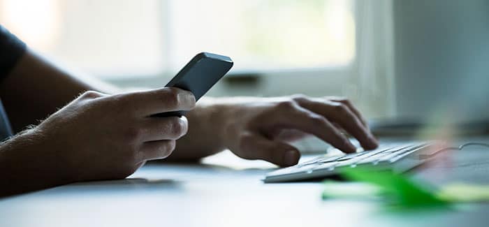 multitasking-phone-keyboard-325
